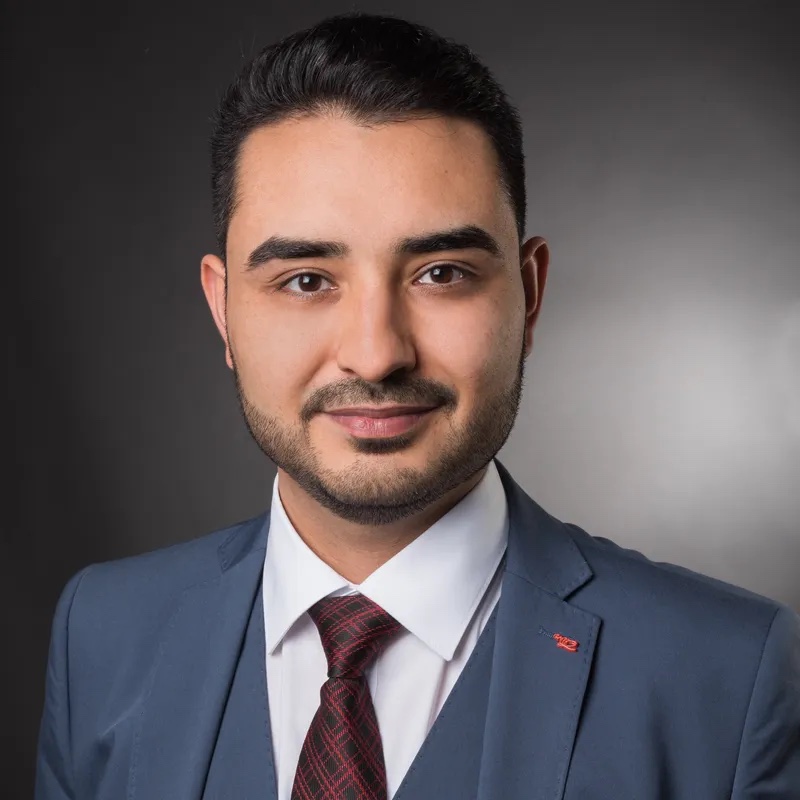 Sancak 先生 — Herr Sancak · Spezialist für private Krankenversicherung und bKV